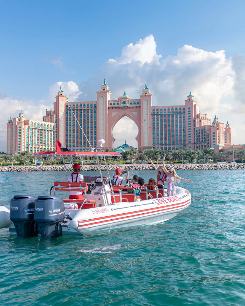 Speed Boat Tour in Dubai