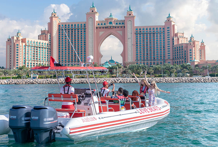 Speed Boat Tour in Dubai